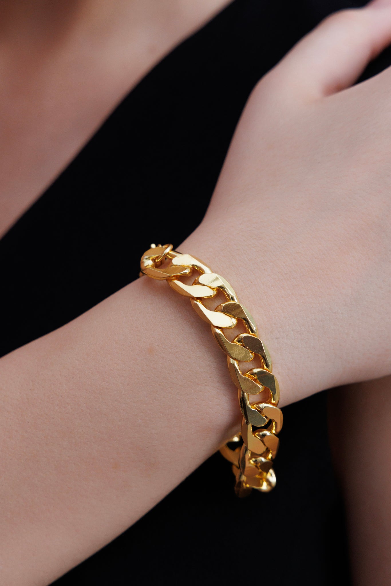 Sturdy Looped Bracelet