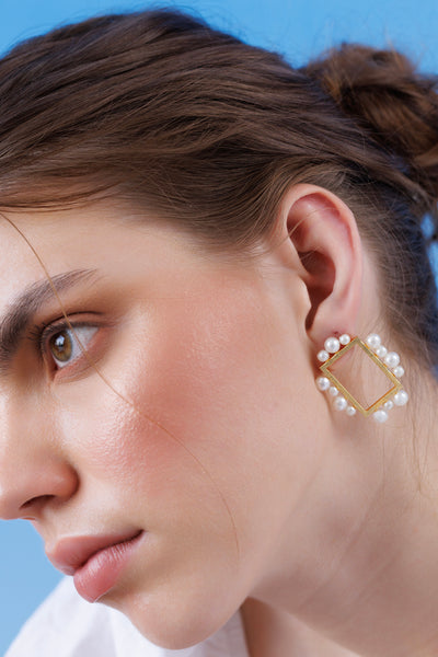 Pearl Case Earring