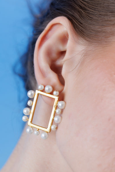 Pearl Case Earring