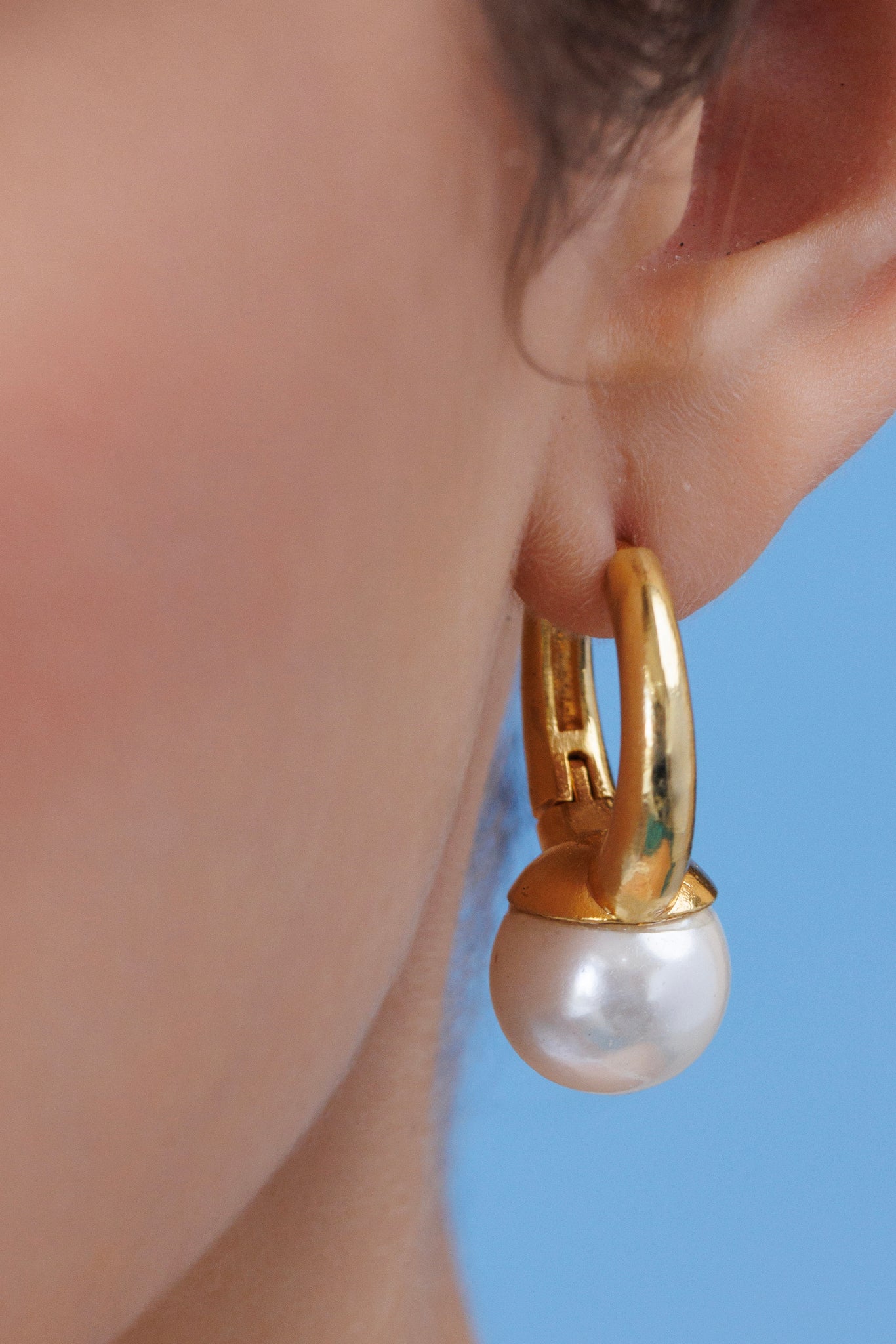 Lone Pearl Earring